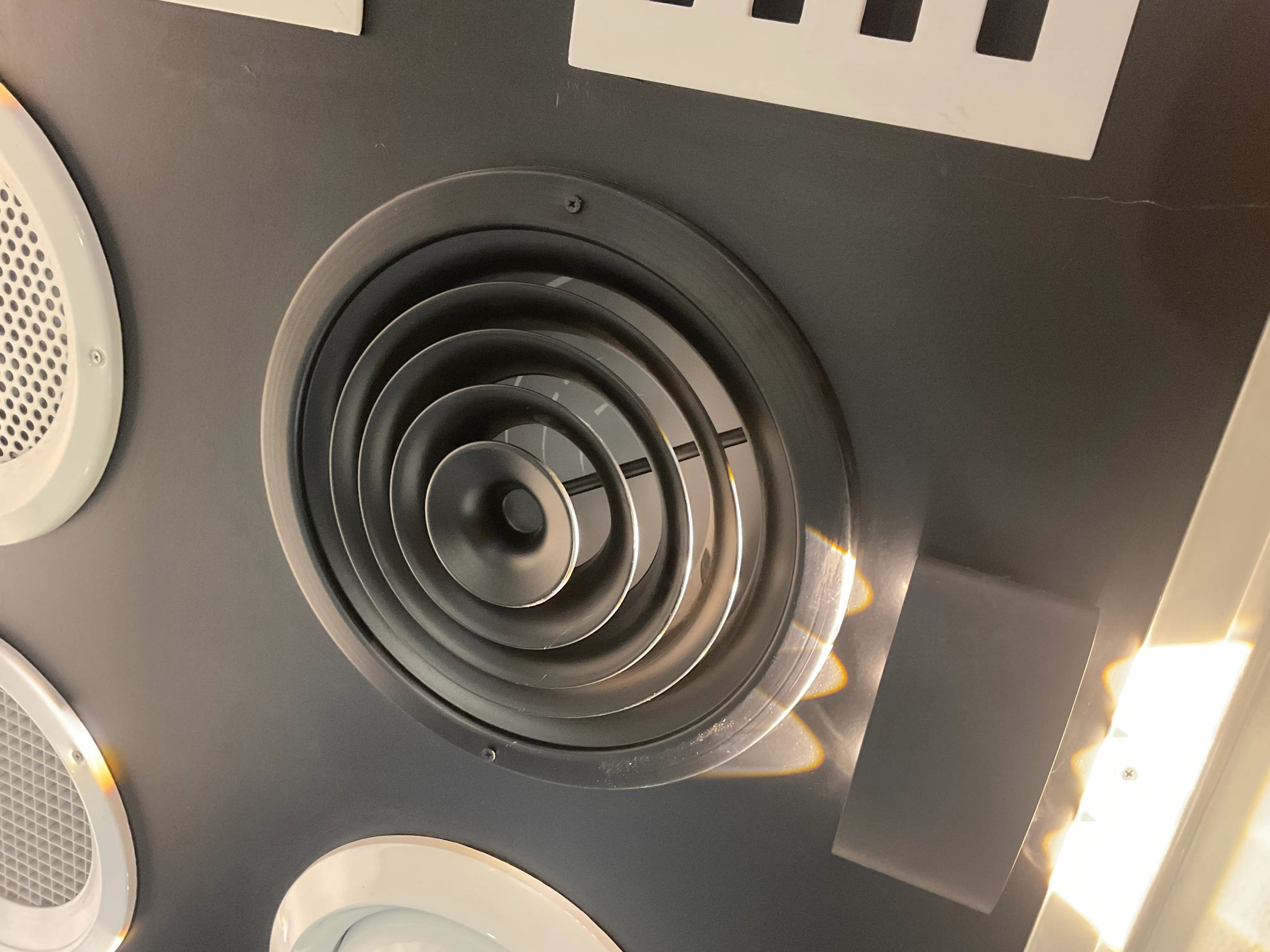 دریچه های گرد بلندگویی